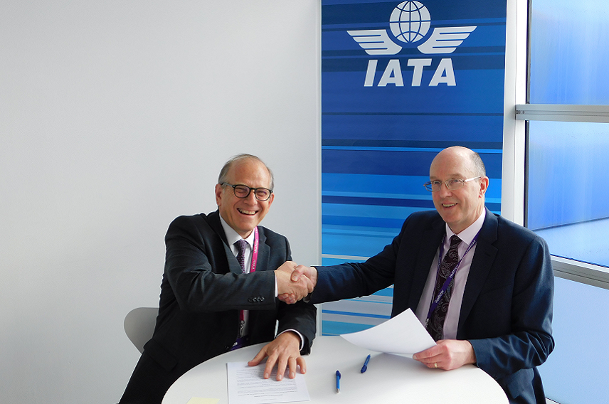 LHR IATA MoU signing Rafael Schvartzman and Chris Garton.png
