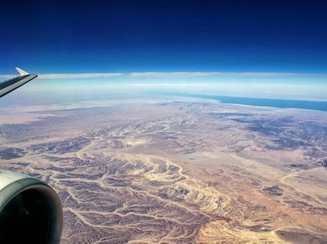 Middle East Disruptions and High Fuel Prices Halve Airline Industry Profitability