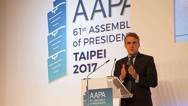 Alexandre de Juniac addresses the AAPA Assembly
