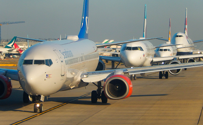 web_view-of-Boeing-737-airliners_credit_Ceri-Breeze_shutterstock_1040681350_650x400.png