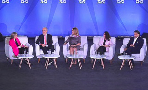 IATA_AGM_2025_Panel_on_Payment-320_214-2.jpg