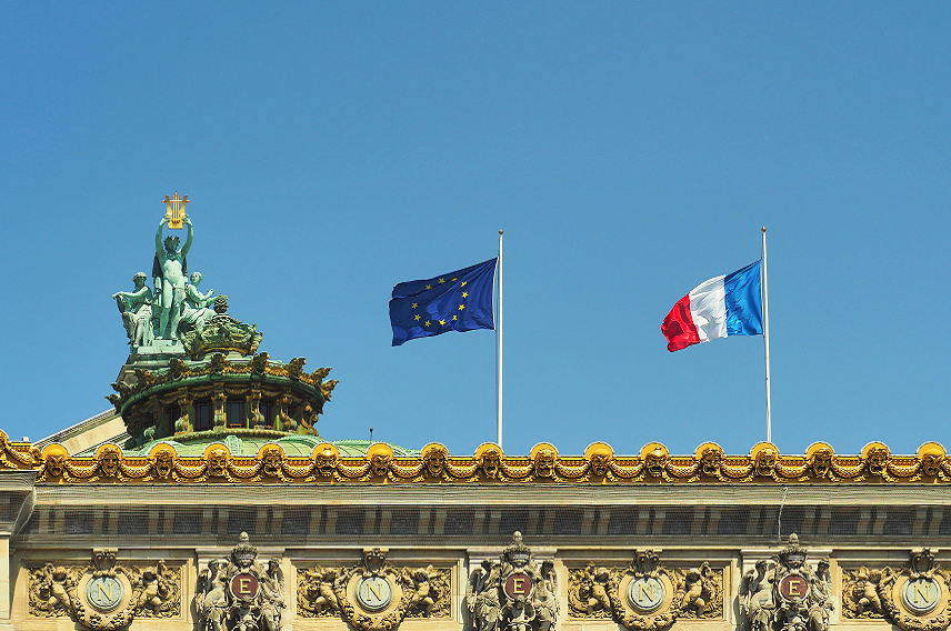 Paris Opera Garnier EUR FRA flags.png