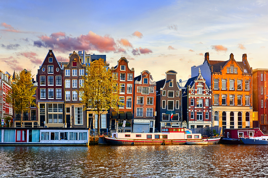 Amsterdam river houses.png