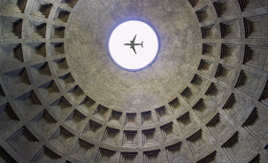 Rome Pantheon and aircraft.png