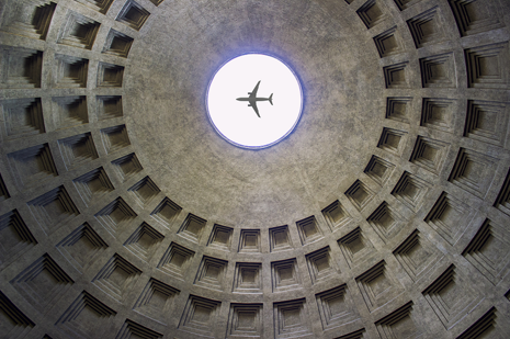 Rome Pantheon and aircraft.png