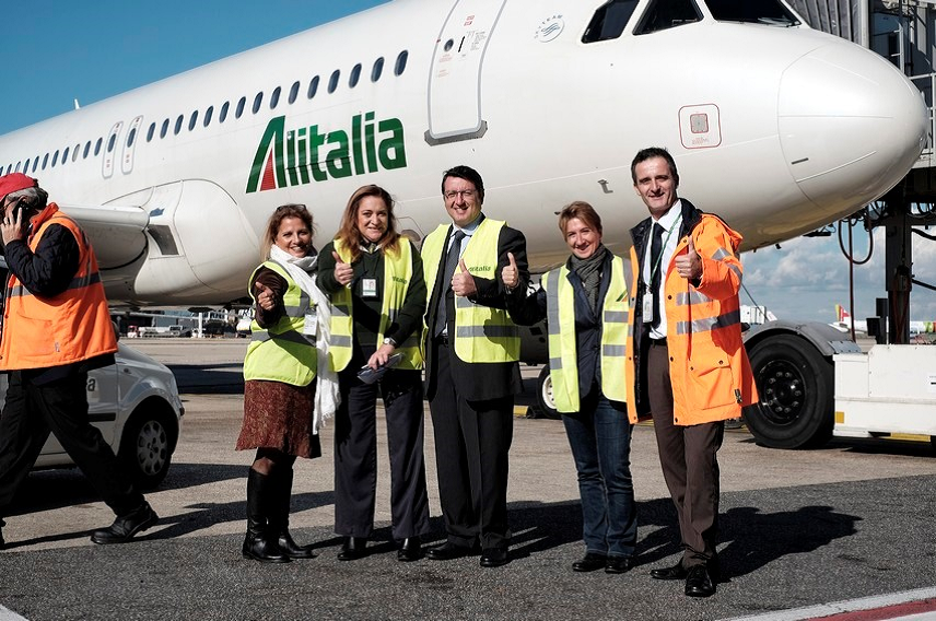 Rome team in FCO for Alitalia Res 753 b photo 1466.png